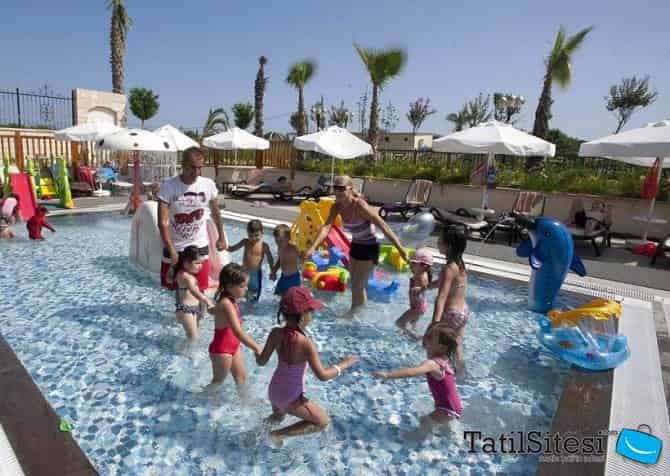 Crystal Palace Luxury Resort Spa 